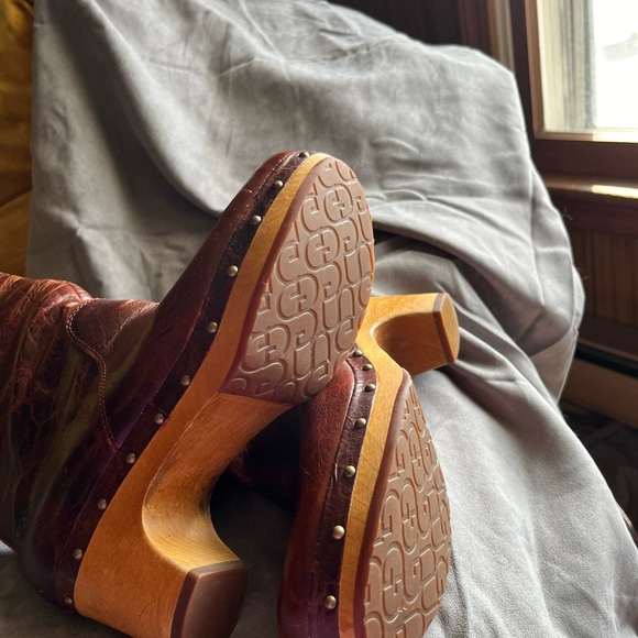 UGG Lynnea Ii Leather Wool Fold Over Mid Clog Boots Size 7 brown - Picture 3 of 5